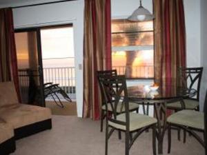 Court-of-palms-vacation-rental-1