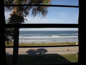 Court-of-palms-vacation-rental-4